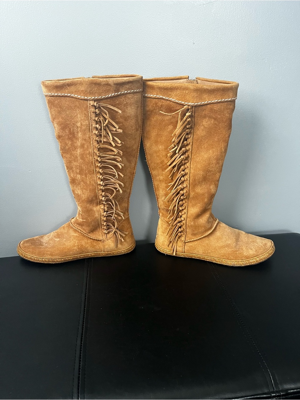 UGG Mammoth Moccasin Suede Leather Tall Fringed Boots Size 8.5 - Picture 2 of 8